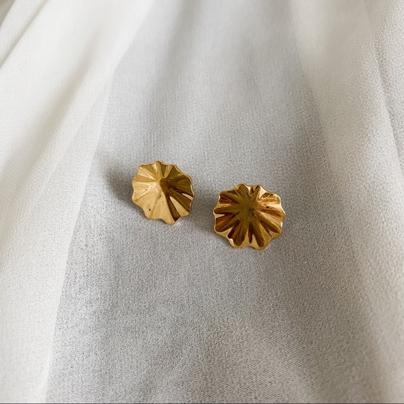 Vintage Jewelry - Vintage Flat Wavy Gold Ripple Stud Earrings